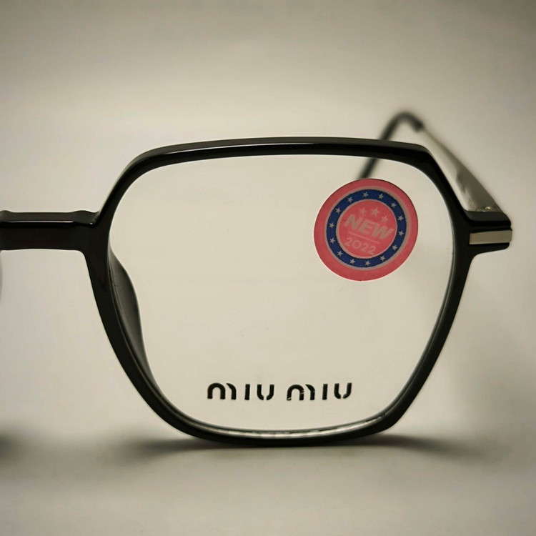 عینک طبی کائوچو miu miu کد 6620