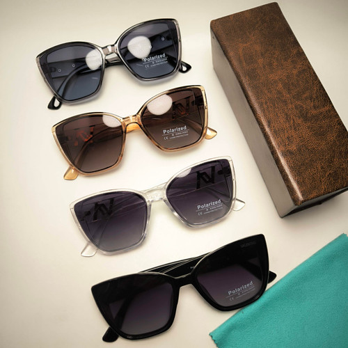 عینک آفتابی پلاریزه زنانه VALENTINO کد 8028