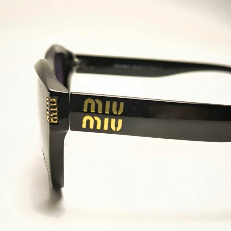 عینک آفتابی پلاریزه زنانه MIU MIU کد 88106