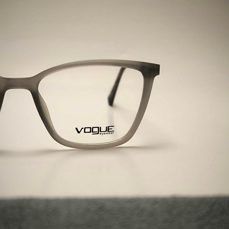 عینک طبی زنانه VOGUE کد 0013