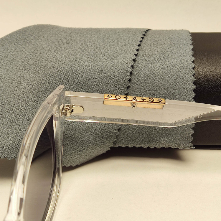 عینک آفتابی پلاریزه زنانه LOUIS VUITTON کد 88001