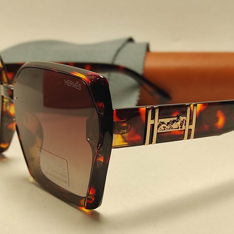 عینک آفتابی پلاریزه زنانه HERMES کد 58033