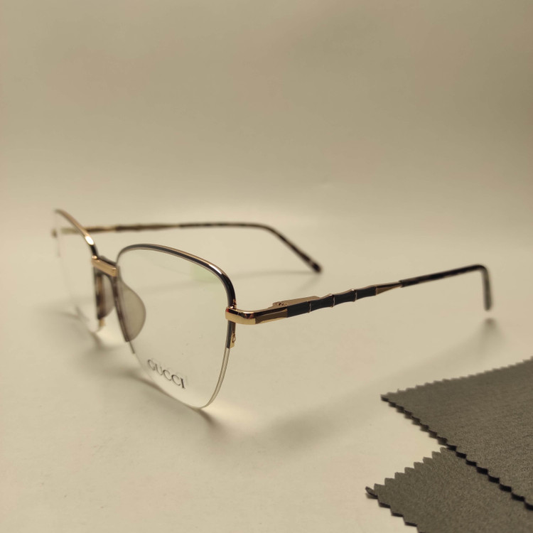 عینک طبی زنانه فلزی پد یک تیکه برند GUCCI کد 8823