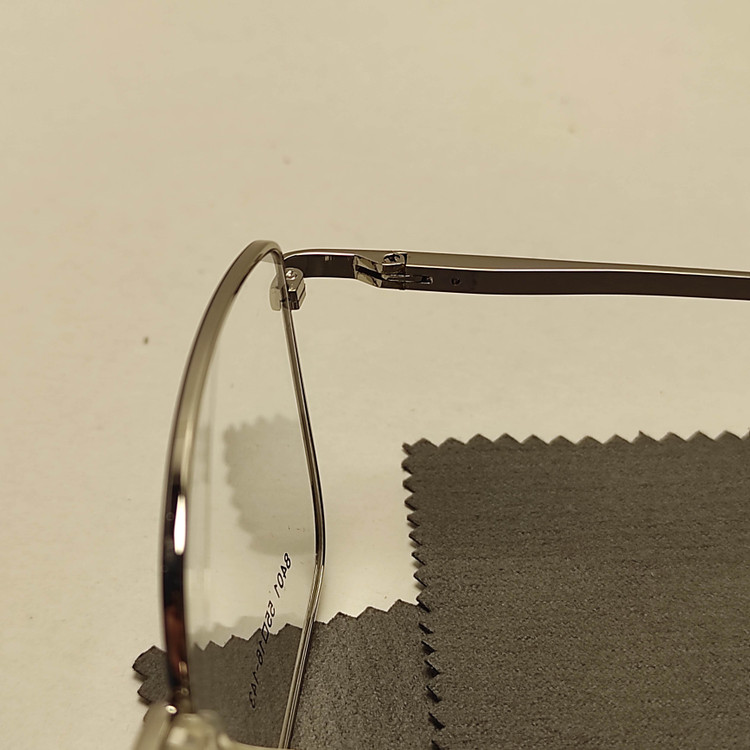 عینک طبی زنانه فلزی پد یک تیکه برند CARTIER کد 8401