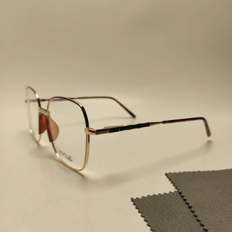 عینک طبی زنانه فلزی پد یک تیکه برند VOGUE کد 8824