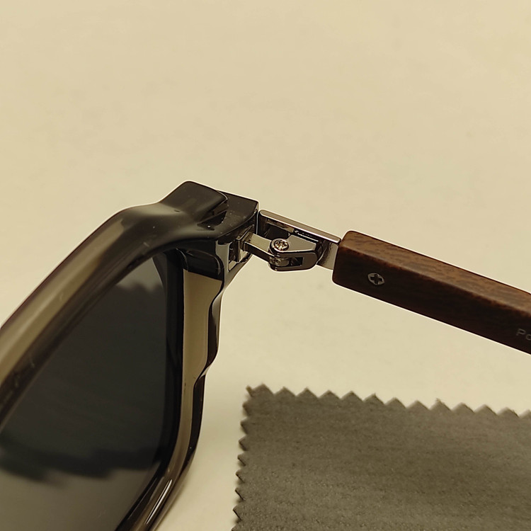 عینک آفتابی دسته چوب CARTIER کد 2525