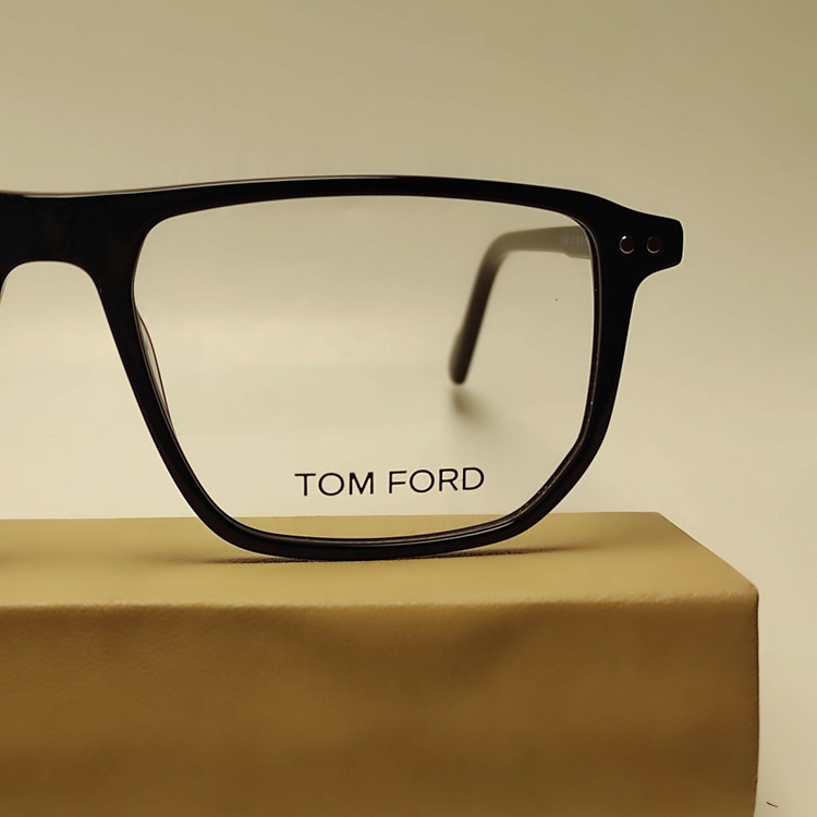 عینک طبی اسیتیت کائوچو TOM FORD کد 2434