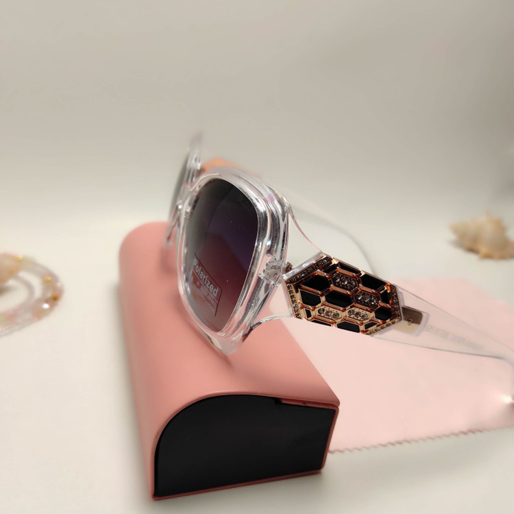 عینک افتابی زنانه پلاریزه BVLGARI کد88147 - راستین شاپ بی آر جی