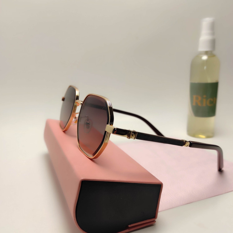 عینک افتابی زنانه فلزی فشن cartier 2703 - راستین شاپ بی آر جی