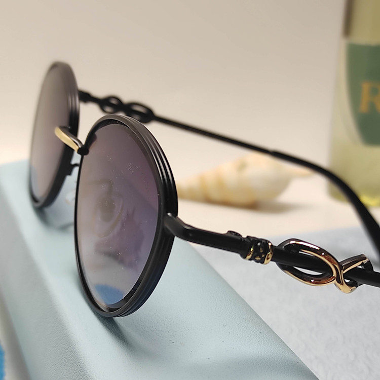 عینک افتابی زنانه فشن chanel 2706 - راستین شاپ بی آر جی