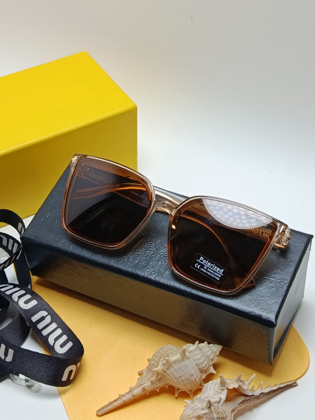 عینک آفتابی زنانه پلاریزه کائوچو تام فورد TomFordمدل 6010