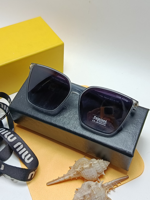 عینک آفتابی زنانه پلاریزه کائوچو تام فورد TomFordمدل 6010