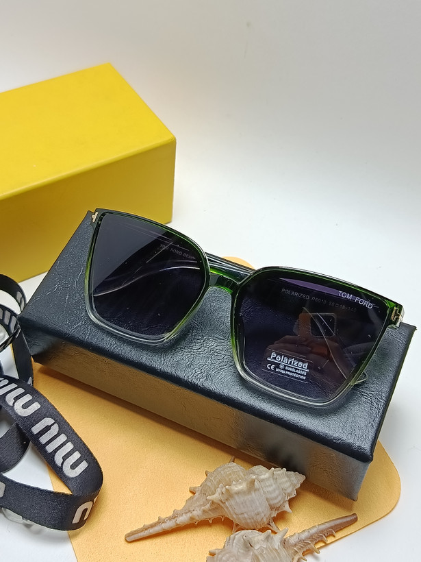 عینک آفتابی زنانه پلاریزه کائوچو تام فورد TomFordمدل 6010