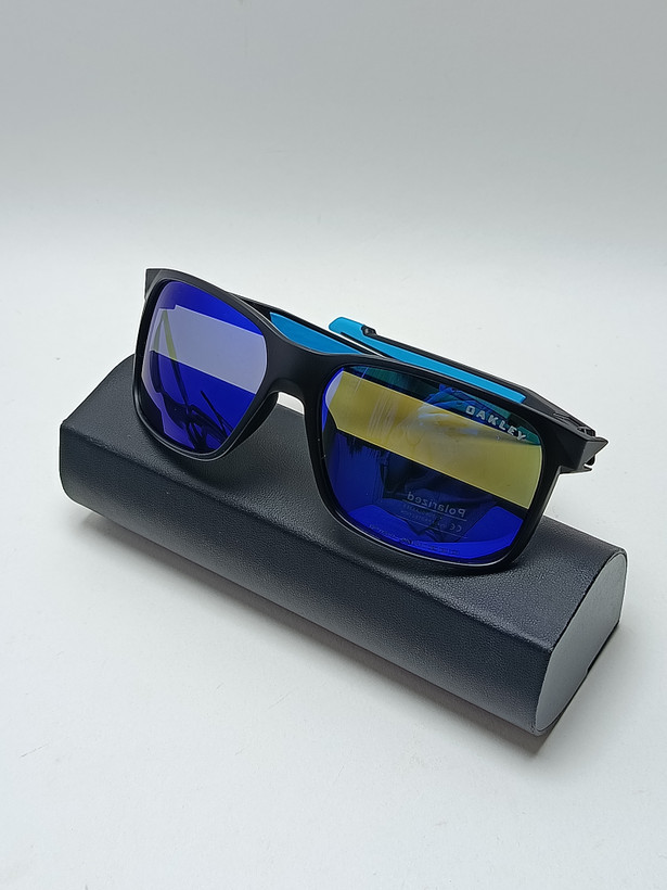 عینک ورزشی کائوچو پلاریزه Oakley مدل 25673