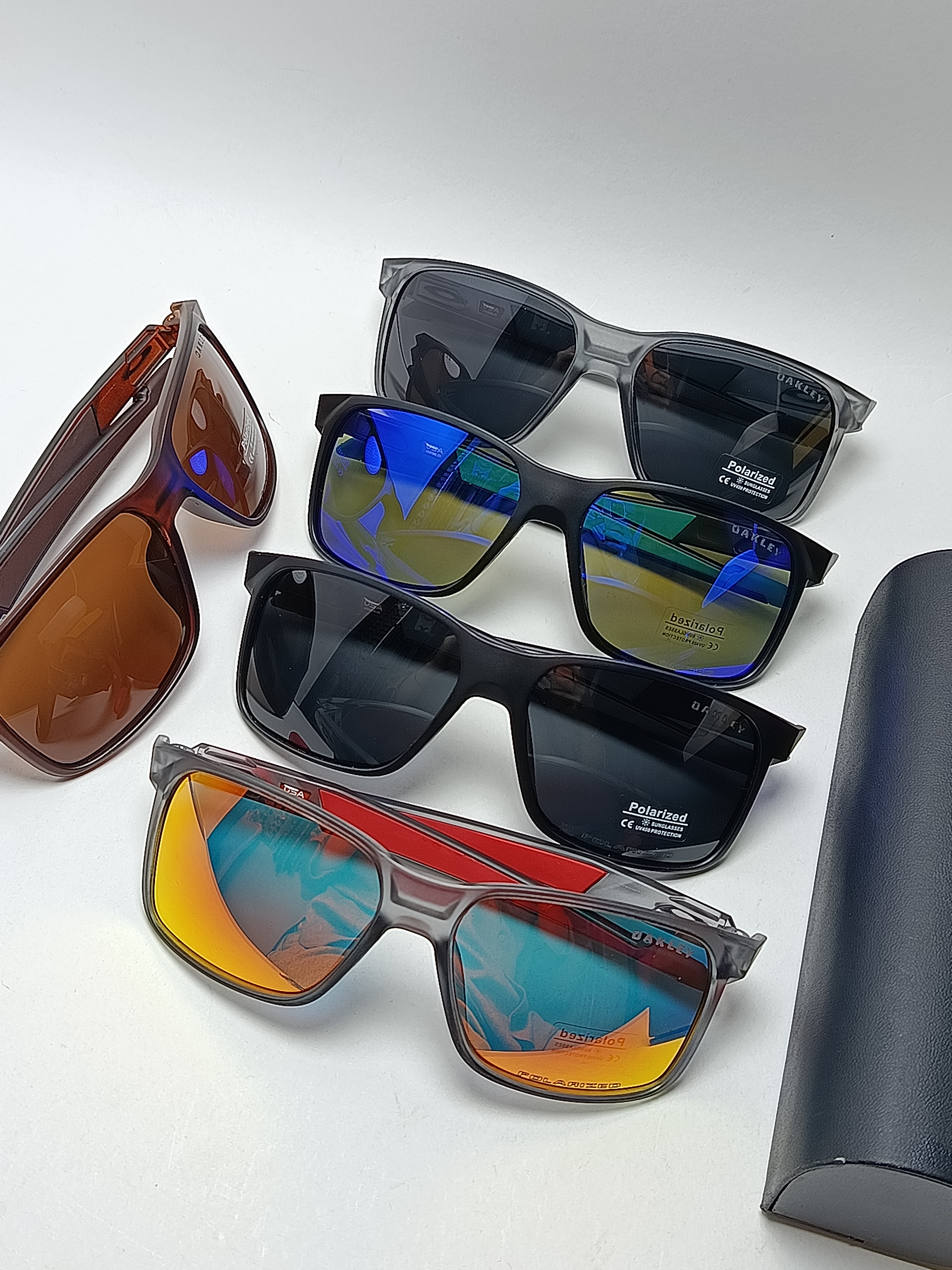 عینک ورزشی کائوچو پلاریزه Oakley مدل 25673